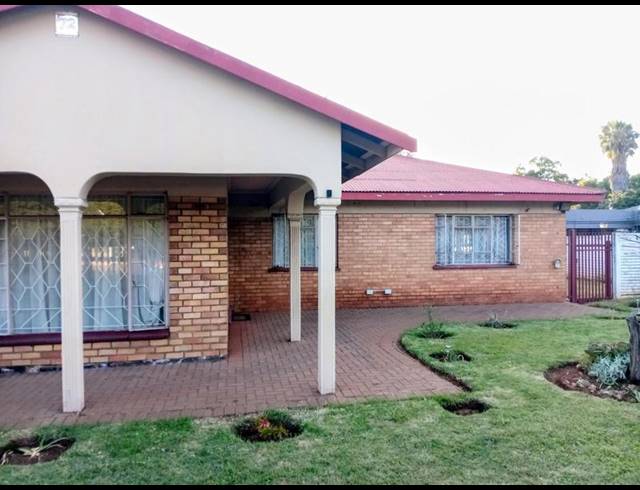 3 BEDROOM HOUSE FOR SALE IN VANDERBIJLPARK CW 6